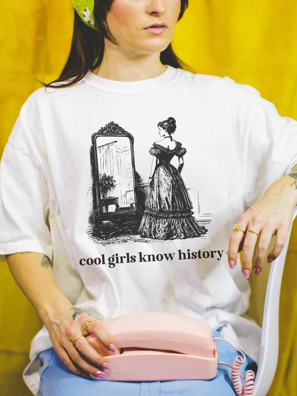 Women's Vintage Graphic Round Neck Tee, Fashion Casual Crew Neck T-shirt for Daily Holiday Vacation Outdoor Wear, Women...