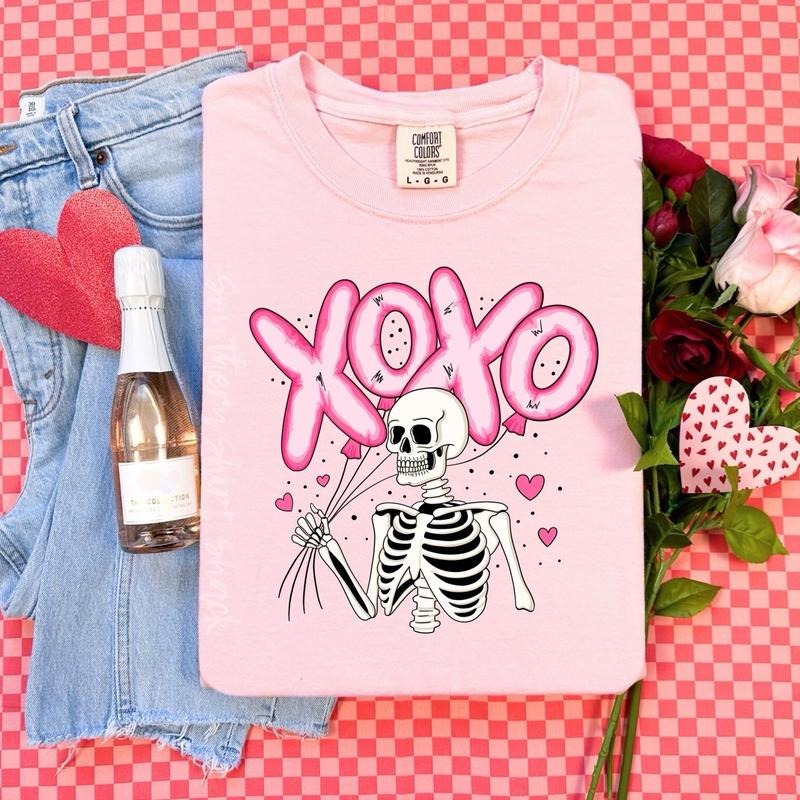 Xoxo bubble balloon skelly | blossom comfort colors t shirt Hoodie Sweatshirt | PrintMintTees.com