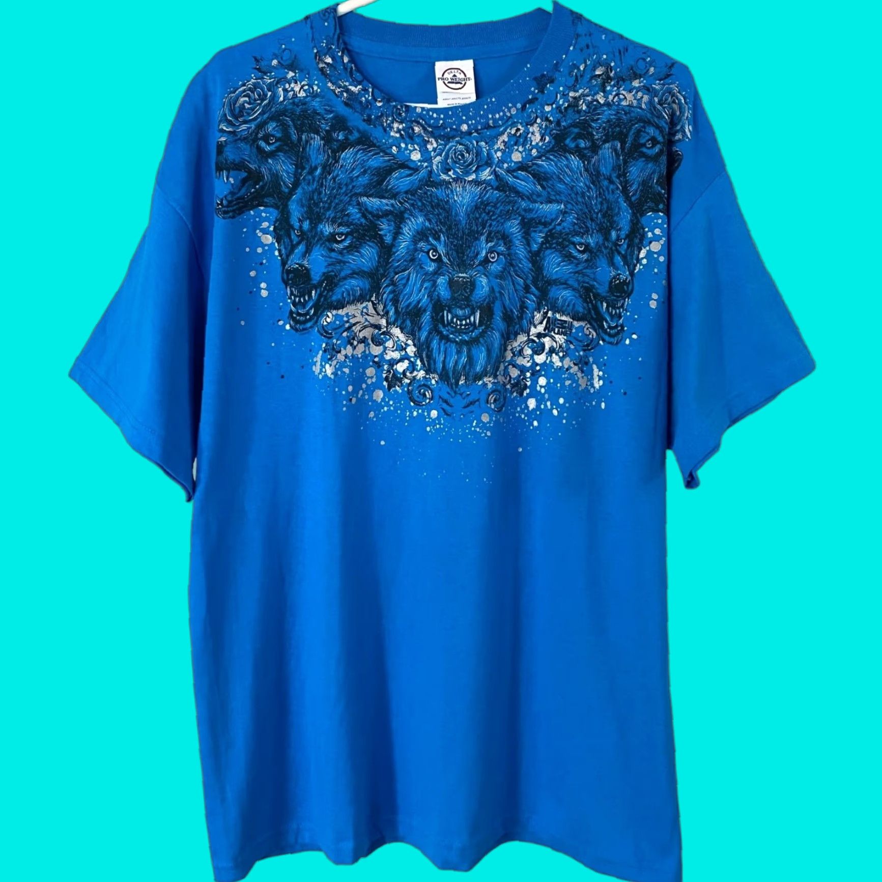 Delta Vintage Y2k Animal Planet Wolf Graphic T Shirt Mens L Blue Metallic Splatter Tee Hoodie Sweatshirt | PrintMintTees.com