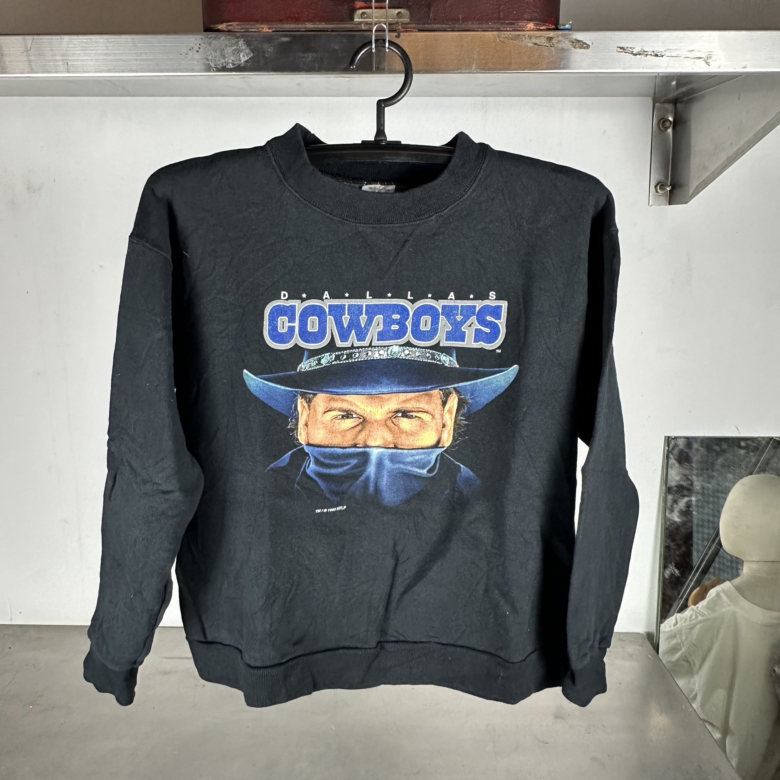 Vintage 1993 Dallas Cowboys Football Graphic Sweatshirt Shirt Hoodie | PrintMintTees.com