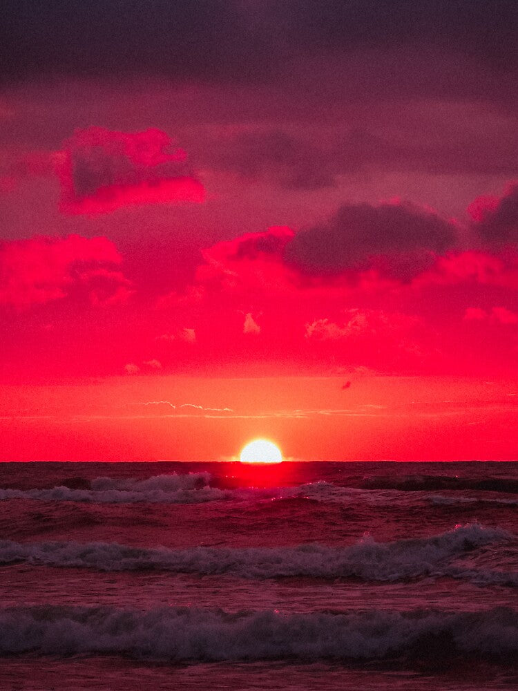 BEAUTIFUL SUNSET OVER THE SEA by MJ96-PRO