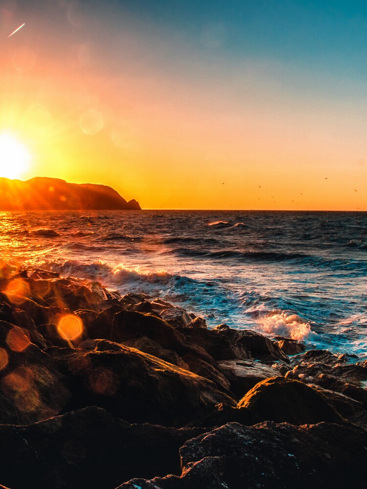 BEAUTIFUL SUNSET OVER THE ROCKS by MJ96-PRO