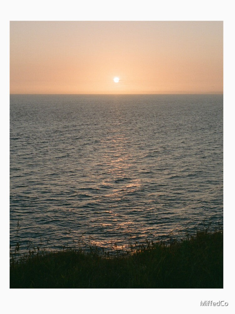 sunset photography, aesthetic sunset pictures, sea sunset by MiffedCo