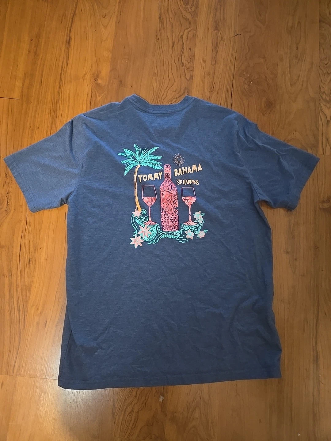 Tommy Bahama Sip Happens Wine & Beach Short Sleev T tee Shirt  (Small?)