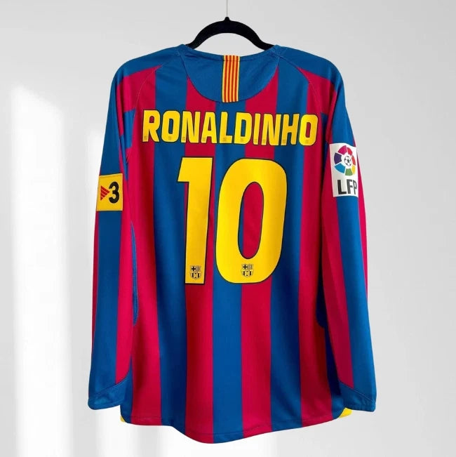 FC Barcelona 2005/2006 Home Long Sleeve Retro Soccer Jersey - Ronaldinho #10