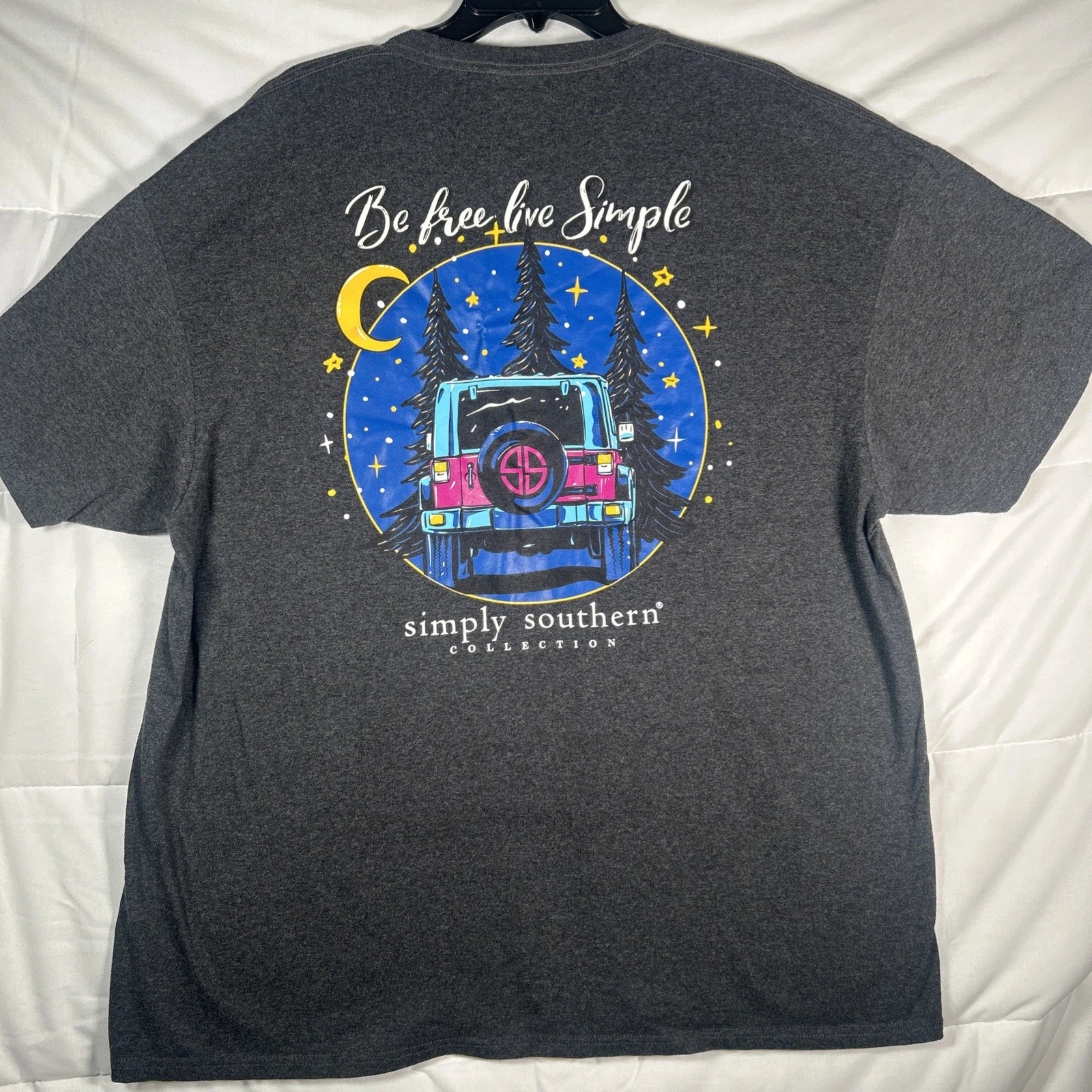 Simply Southern Be Free Live Simple Men’s 2XX GRAPHIC GREY T-Shirt