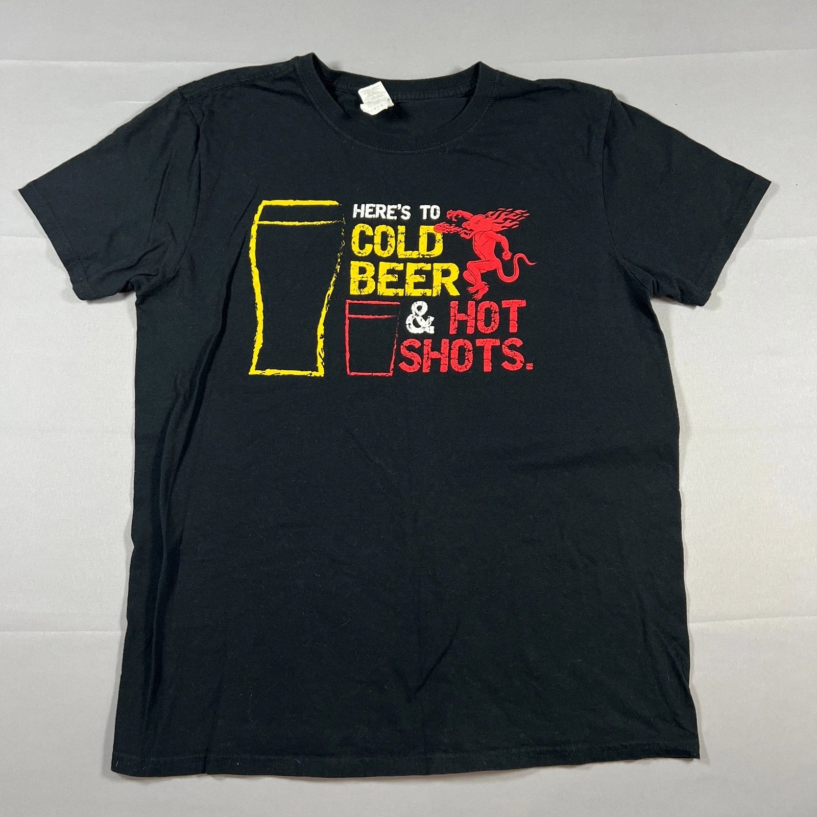 Gildan Cold Beer & Hot Shots T Shirt Mens Large Black Cotton Softstyle Graphic