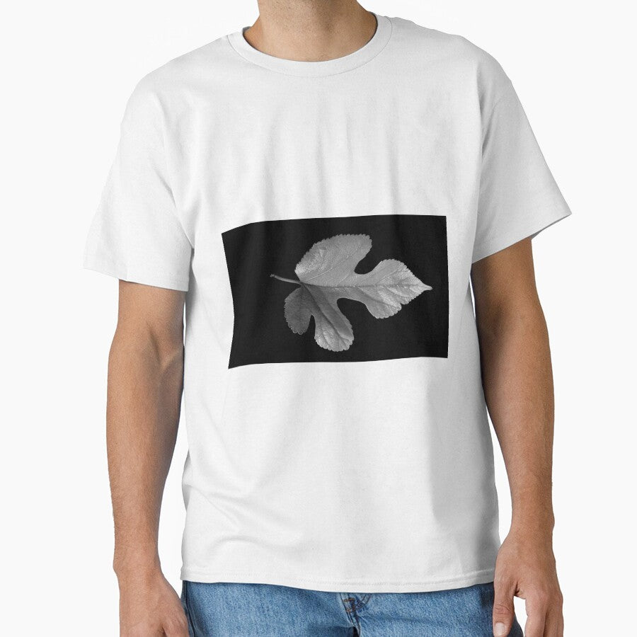 LEAF IN BLACK AND WHITE (2) by Sandra  Aguirre