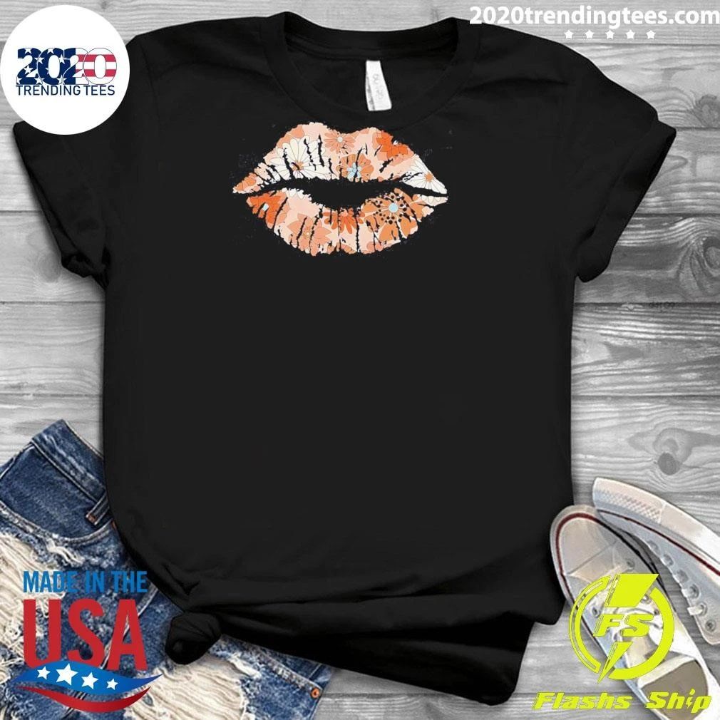 Daisy Lips Graphic Shirt