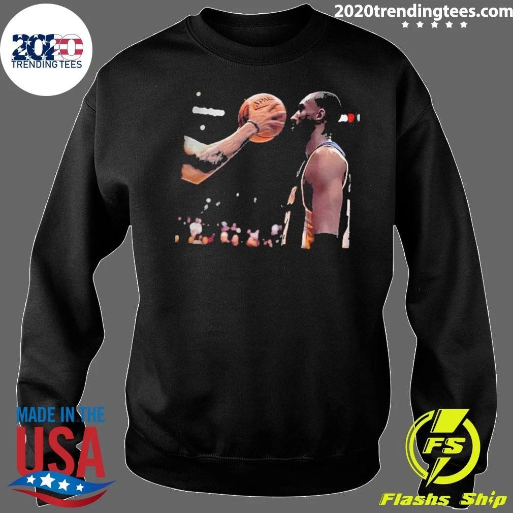 Kobe Bryant Iconic Kobe Graphic Laker Kobe No Flinch Shirt