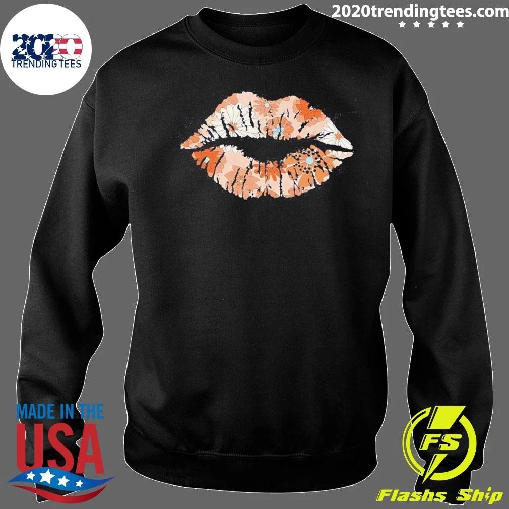 Daisy Lips Graphic Shirt