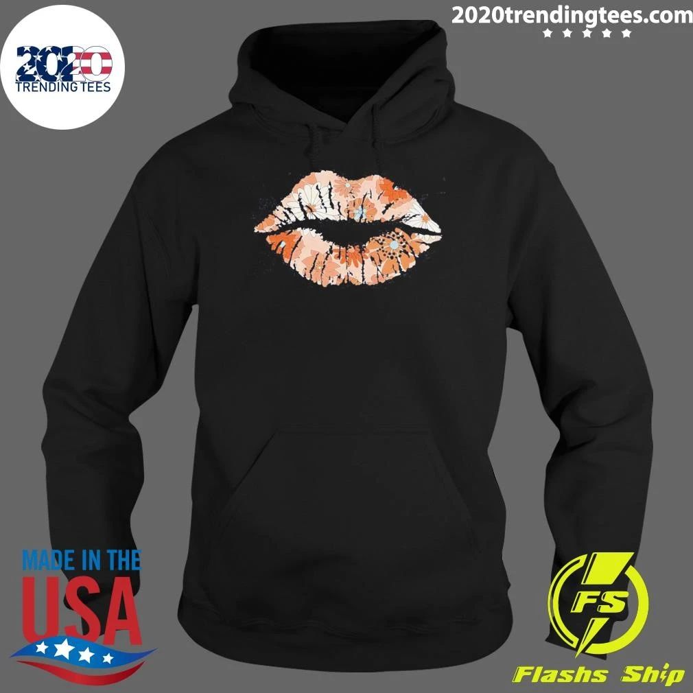 Daisy Lips Graphic Shirt